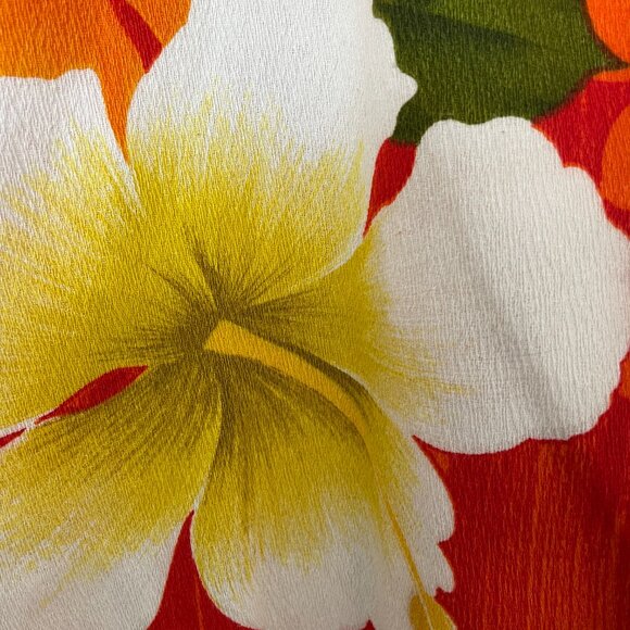 VINTAGE Royal Hawaiian Shirt - Picture 2 of 4